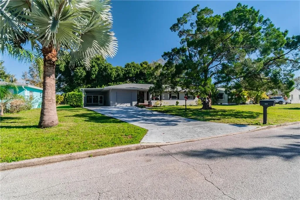 1012 Freemont Street S Gulfport FL 33707