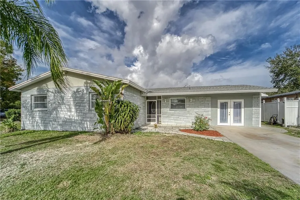 6523 W Hanna Avenue Tampa FL 33634