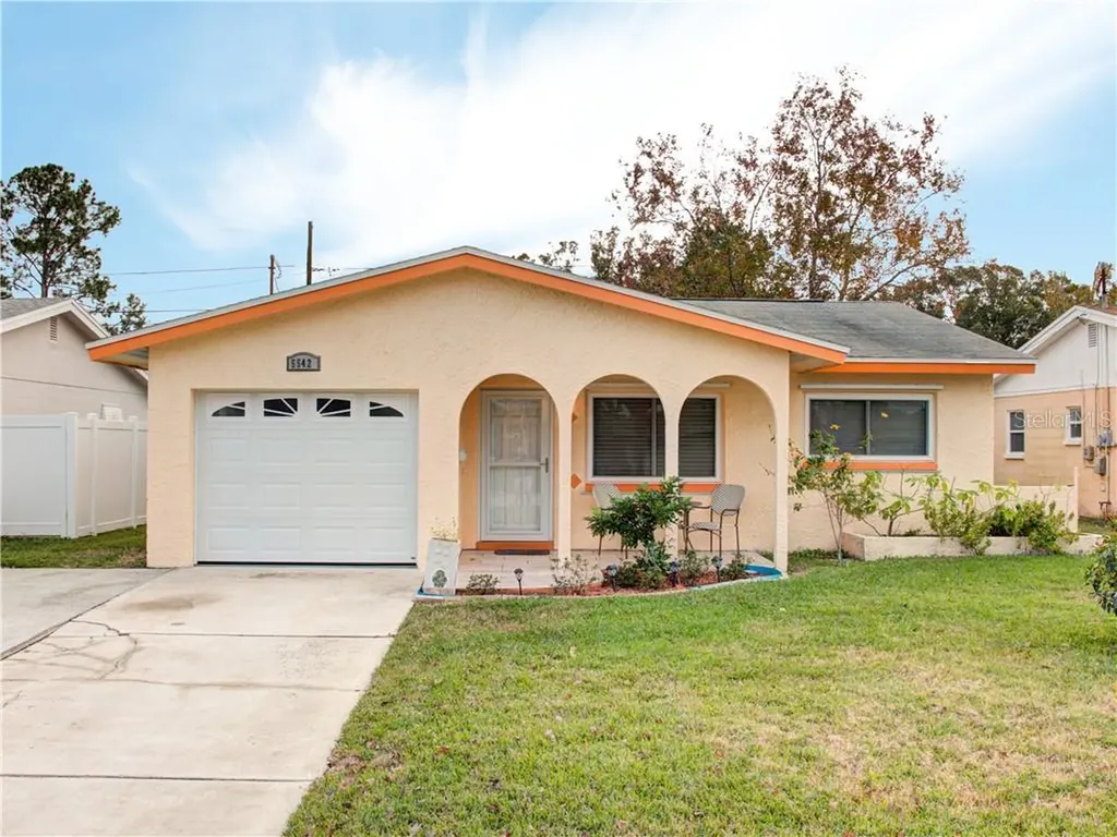 5542 21st Avenue N St Petersburg FL 33710