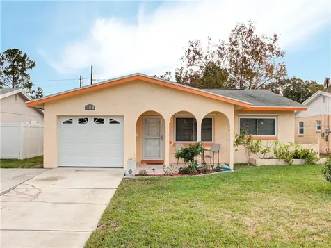 5542 21st Avenue N St Petersburg FL 33710