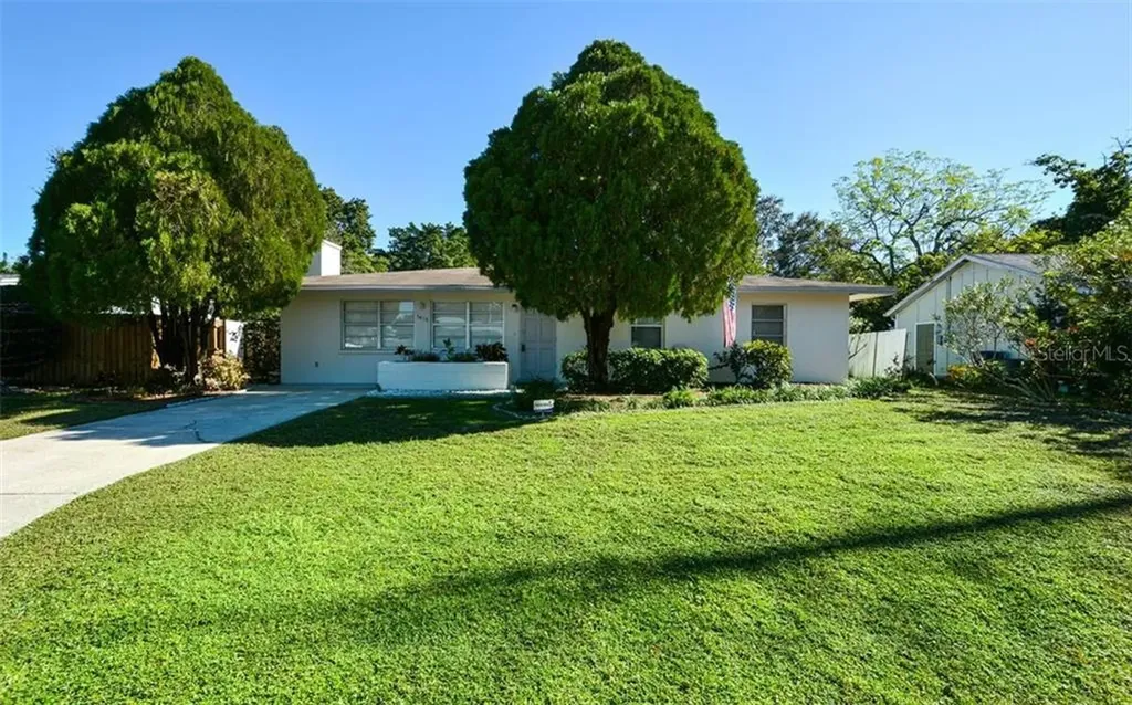 5415 2nd Street W Bradenton FL 34207