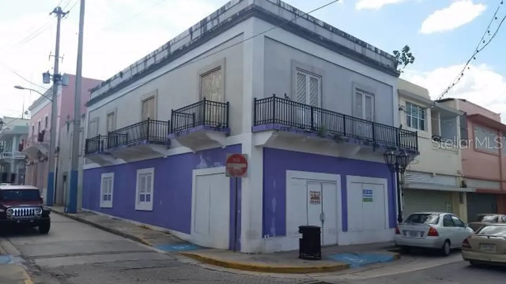 41 Mckinley Manati PR 00674