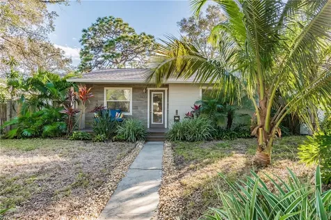 4742 Burlington Avenue N St Petersburg FL 33713