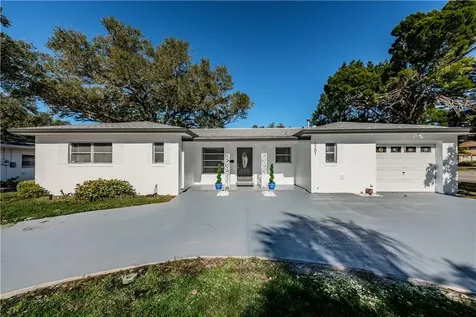 8201 33rd Avenue N St Petersburg FL 33710
