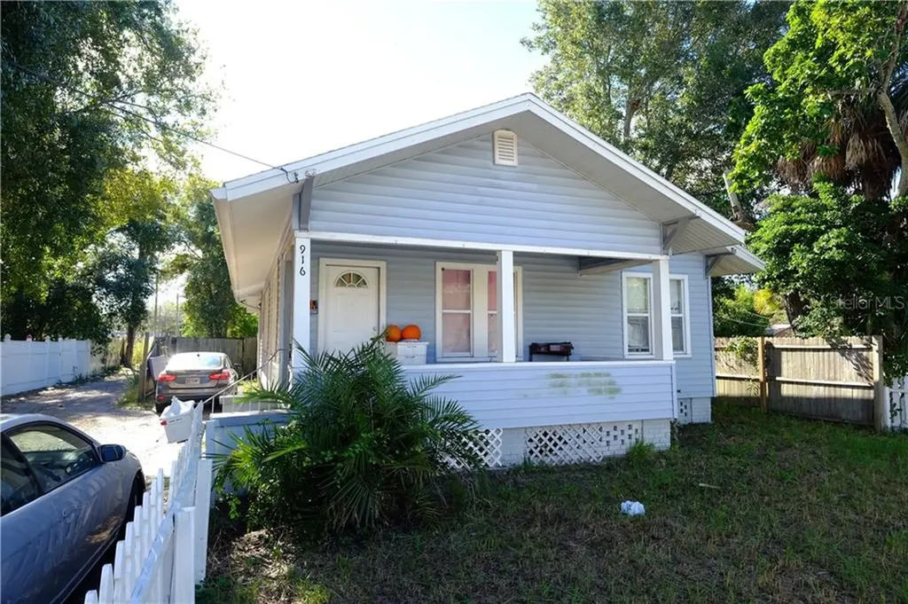 916 11th Street S St Petersburg FL 33705