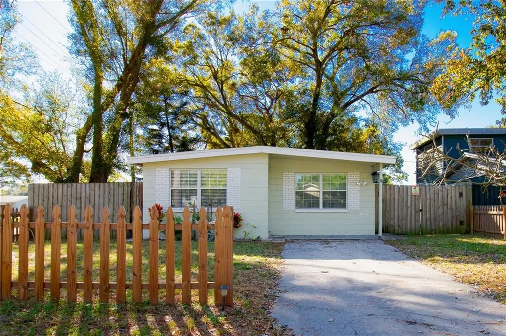 3552 50th Avenue N St Petersburg FL 33714