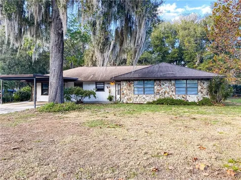 1056 Cr 467 Lake Panasoffkee FL 33538