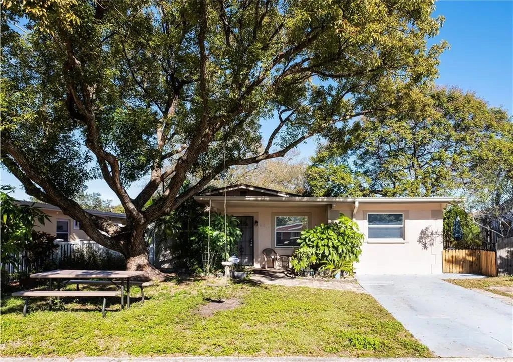 4417 W Rogers Avenue Tampa FL 33611