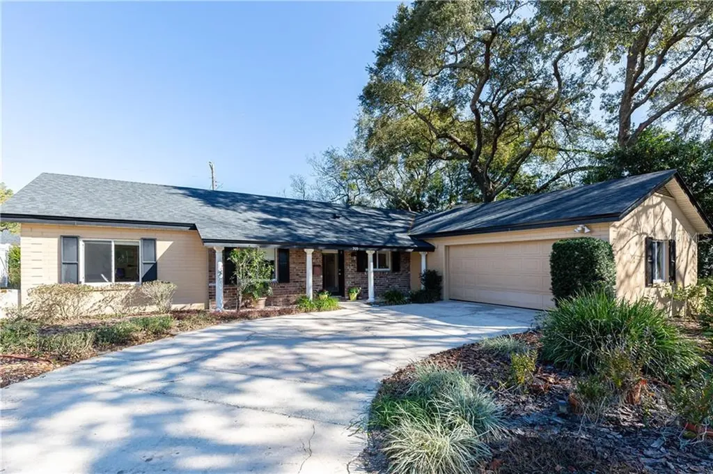 705 Chickapee Trail Maitland FL 32751