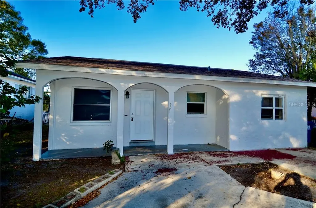 4221 9th Avenue S St Petersburg FL 33711