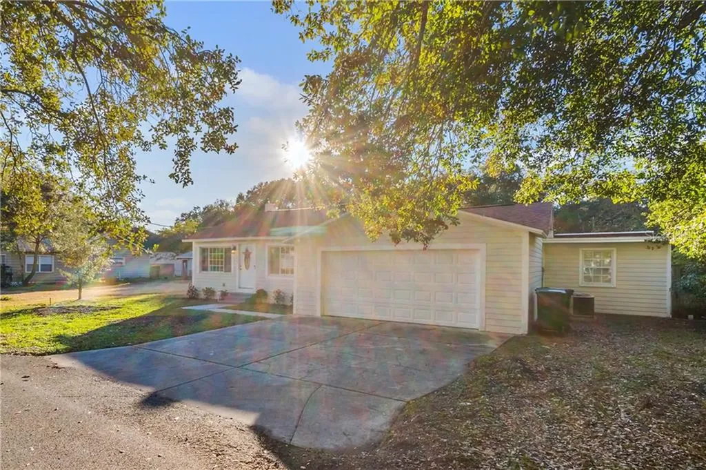 1590 Wise Avenue Orlando FL 32806