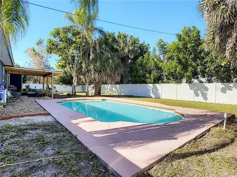 503 67th Avenue Drive W Bradenton FL 34207