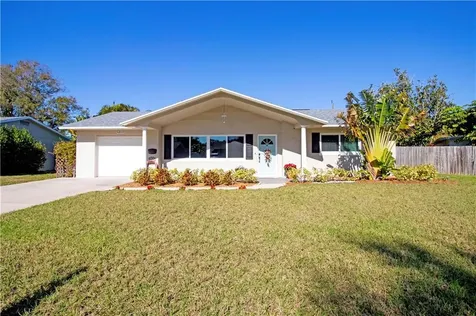 6819 37th Avenue N St Petersburg FL 33710