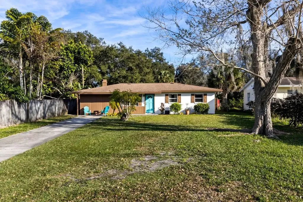 2121 Stratford Drive Sarasota FL 34232