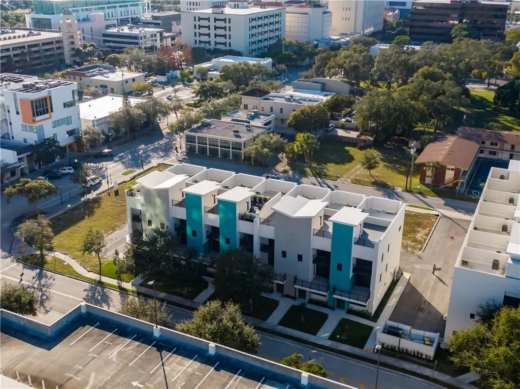 52 N School Avenue Sarasota FL 34237