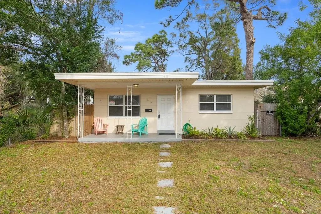 611 26th Avenue S St Petersburg FL 33705