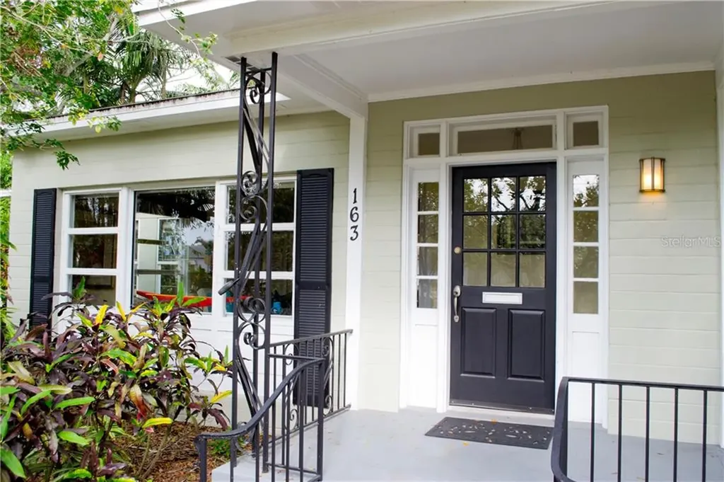 163 24th Avenue S St Petersburg FL 33705