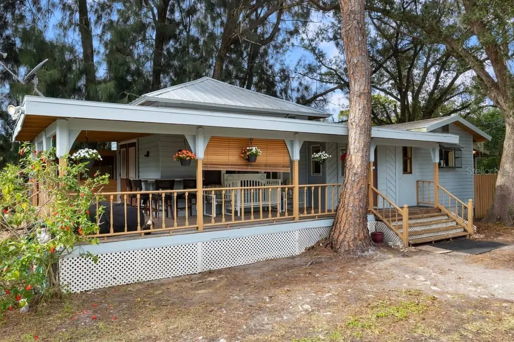 2047 Mango Avenue Sarasota FL 34234