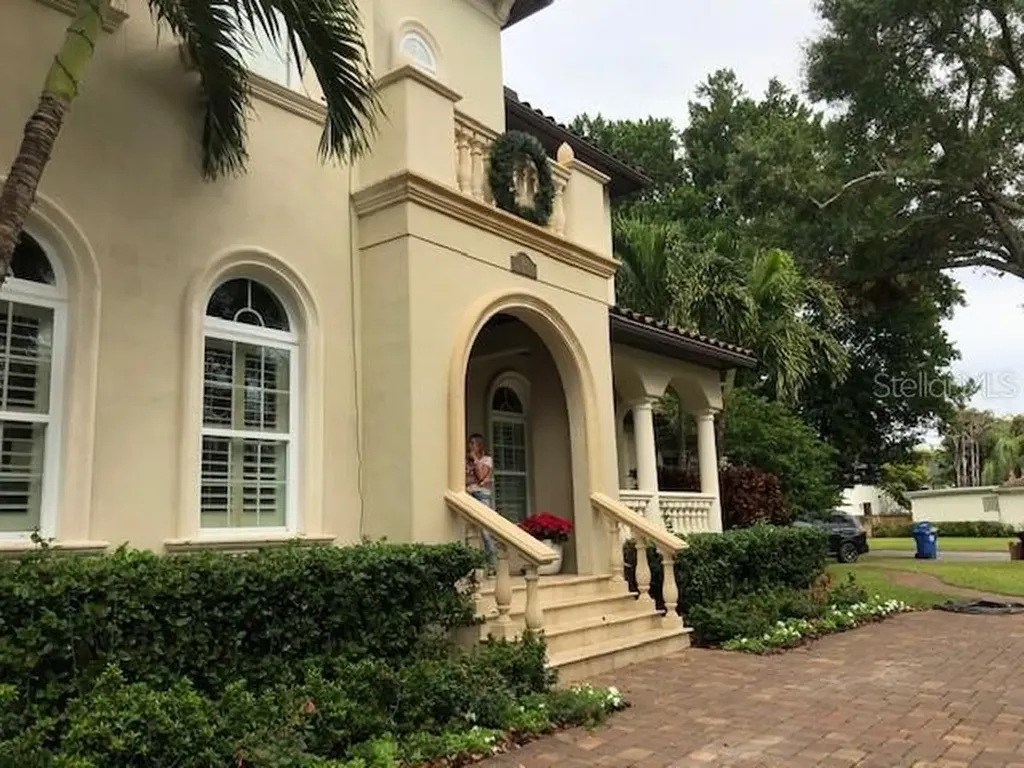 901 Monterey Boulevard NE St Petersburg FL 33704