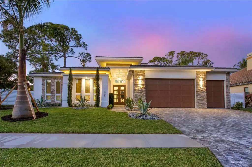 1554 Eastbrook Drive Sarasota FL 34231