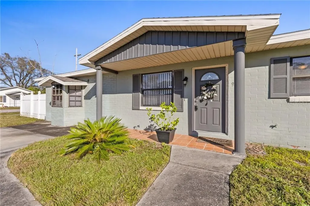 957 Jerry Court Lakeland FL 33810