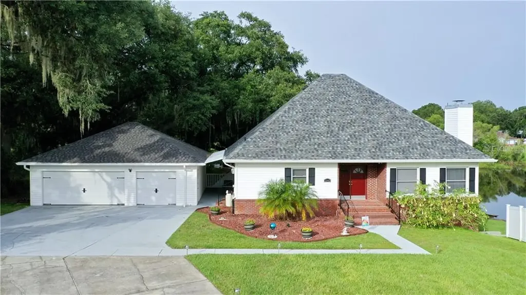 1043 Hidden Court Lakeland FL 33809