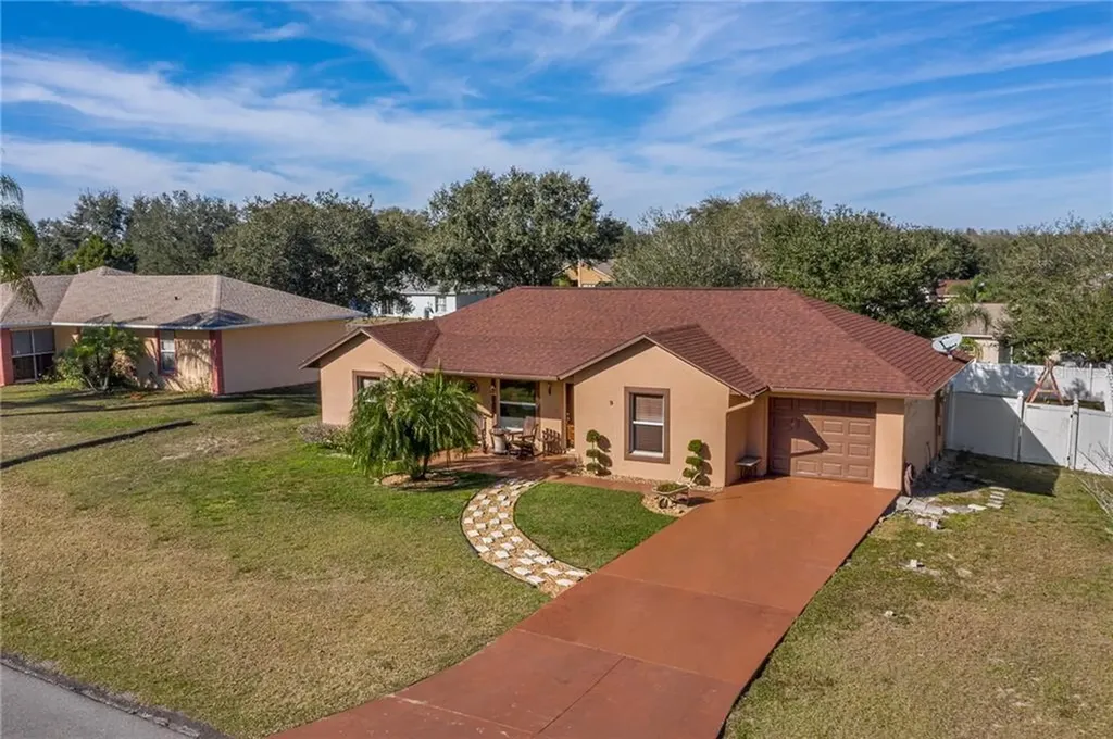 9 Highview Court Mascotte FL 34753