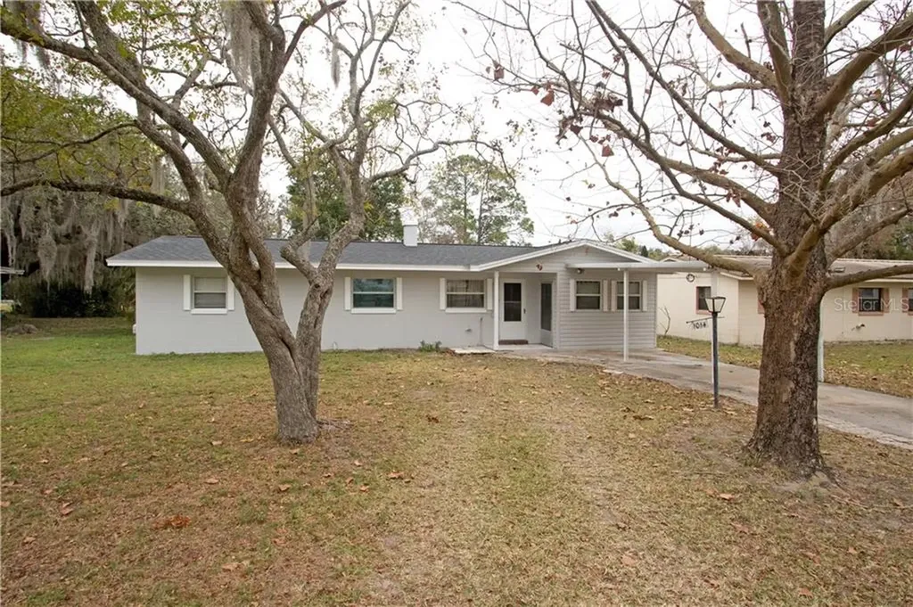 1014 N New Hampshire Avenue Tavares FL 32778