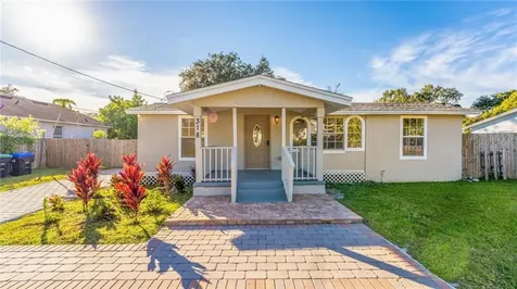 318 Pearlwood Street Orlando FL 32811