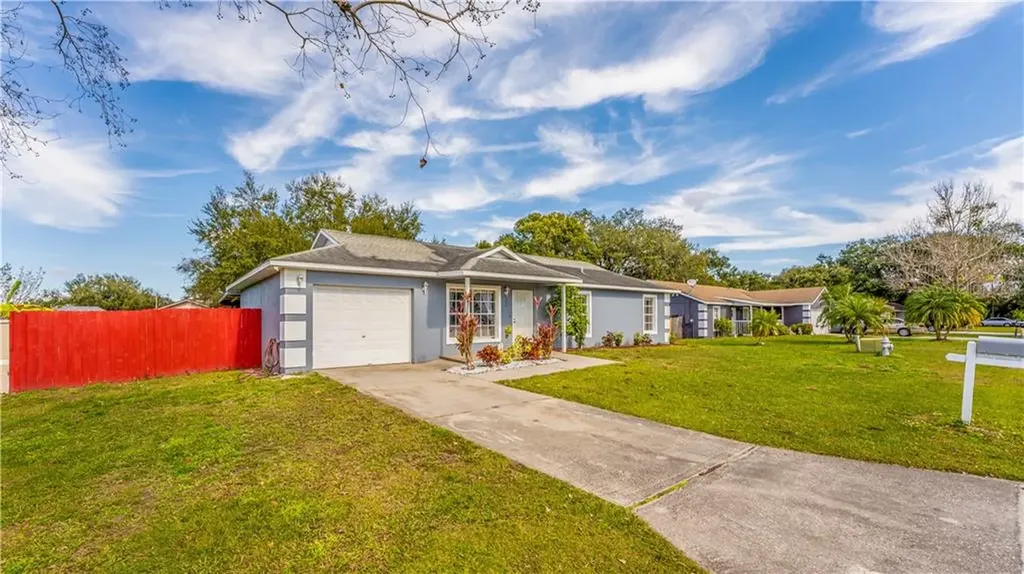 905 Lacey Oaks Court Kissimmee FL 34744