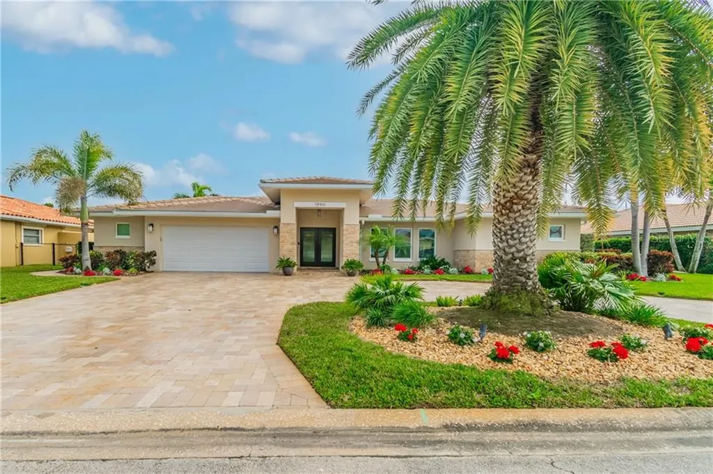 1990 Iowa Avenue NE St Petersburg FL 33703