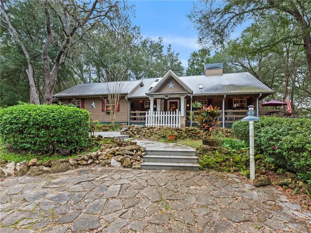 40646 Oak Woods Way Lady Lake FL 32159