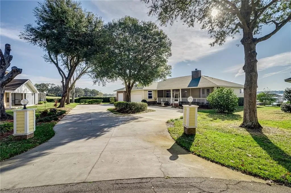 233 N Lake Hartridge Drive Winter Haven FL 33881
