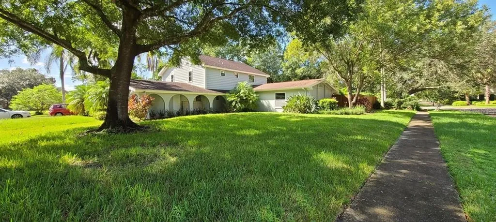 13311 Golf Crest Circle Tampa FL 33618