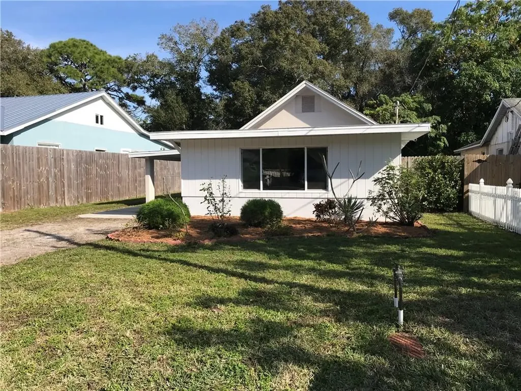 1117 37th Street W Bradenton FL 34205