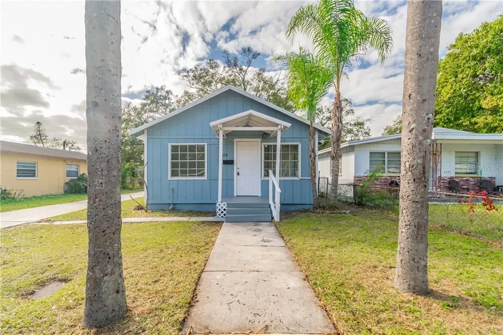 2425 Auburn Street S St Petersburg FL 33712