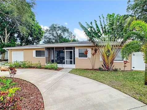 8318 40th Place N St Petersburg FL 33709