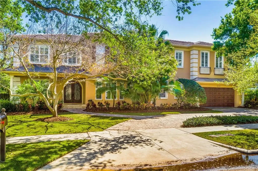 2522 W Edgewood Road Tampa FL 33609