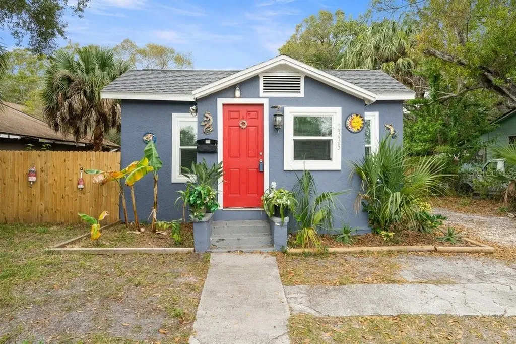 2335 37th Street S St Petersburg FL 33711