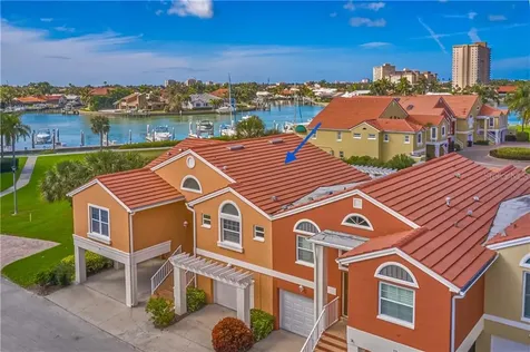 34 Franklin Court S St Petersburg FL 33711