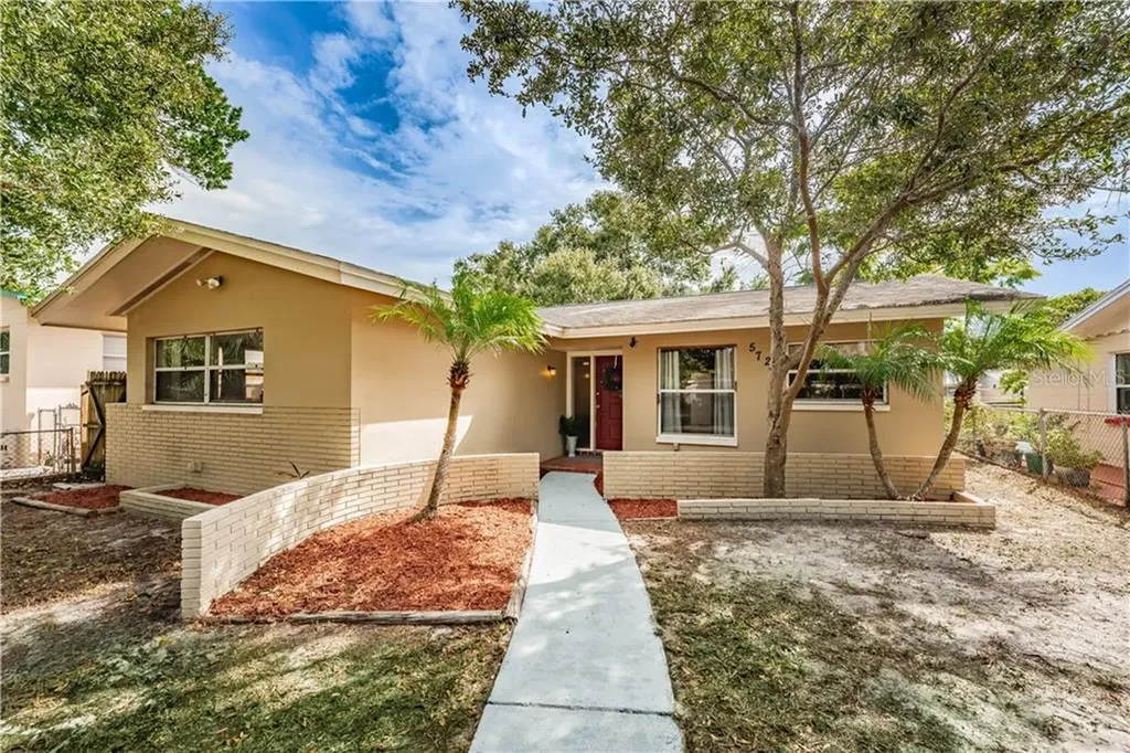 5720 11th Avenue N St Petersburg FL 33710