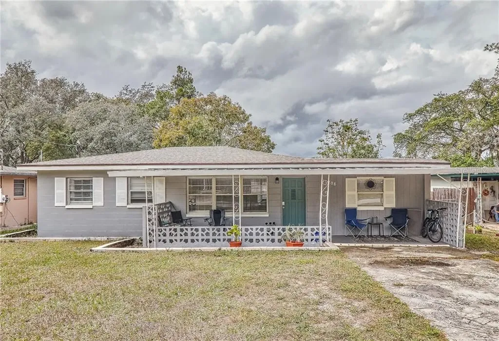 10708 N Connechusett Road Tampa FL 33617