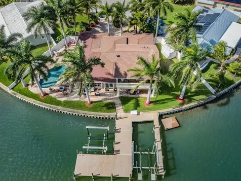7801 3rd Avenue S St Petersburg FL 33707