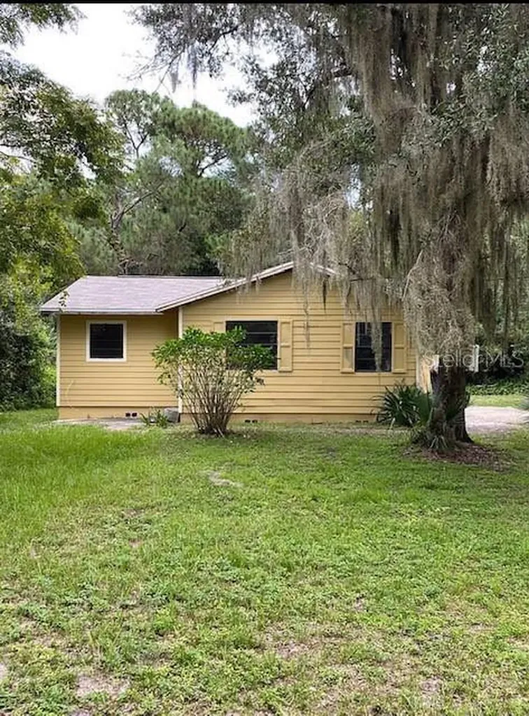 1920 N Orange Street Mount Dora FL 32757