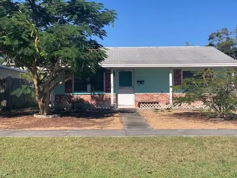 709 50th Avenue N St Petersburg FL 33703