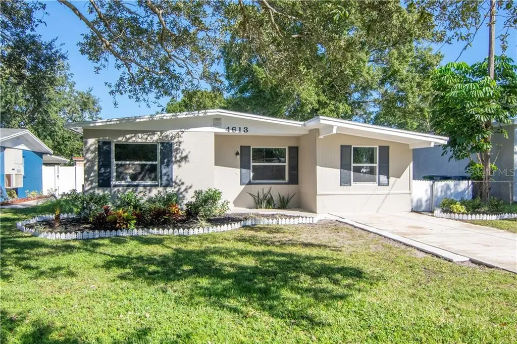 4613 W Paxton Avenue Tampa FL 33611