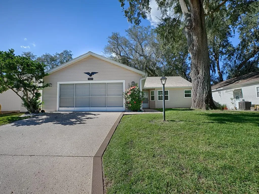 32601 Oak Park Drive Leesburg FL 34748