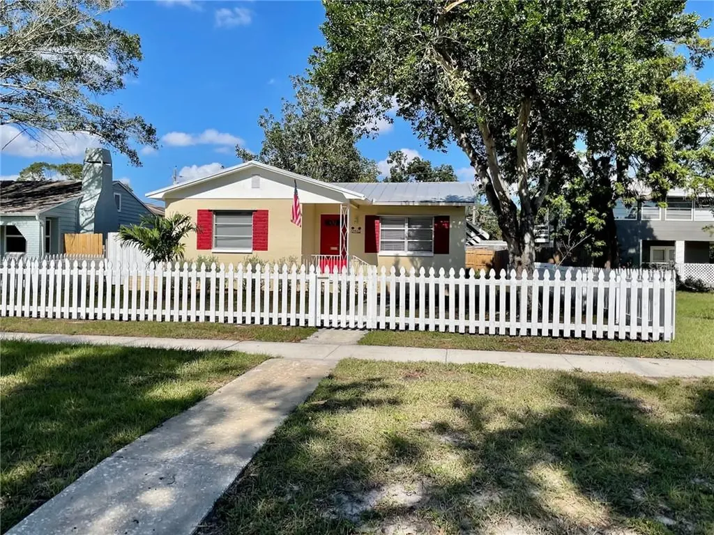 4611 7th Avenue N St Petersburg FL 33713