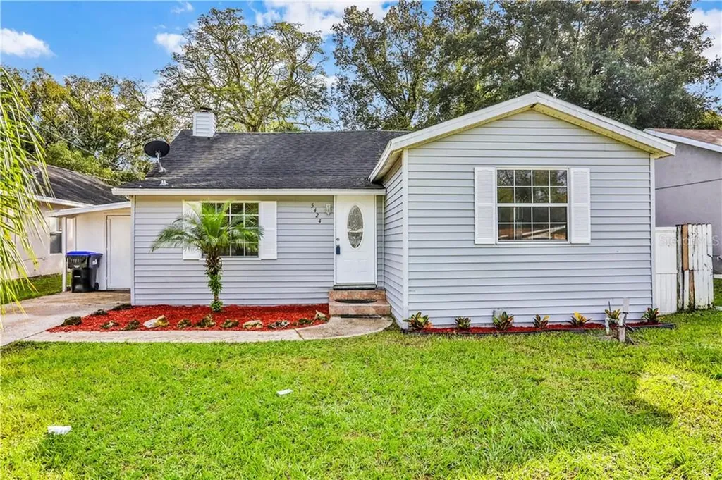 5424 Blue Grass Street Orlando FL 32810