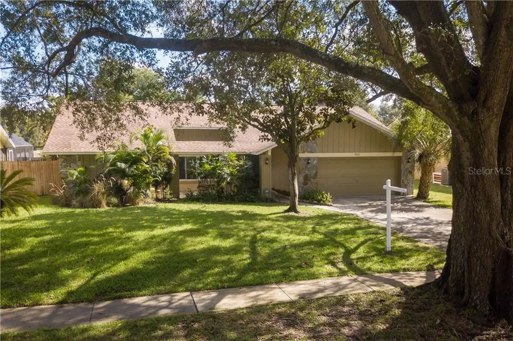 903 Stratford Manor Drive Brandon FL 33510